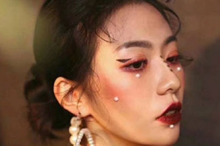 鄭州化妝學(xué)校：女性正確的皮膚護理程序