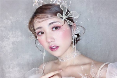 化妝培訓(xùn)學(xué)校找哪里