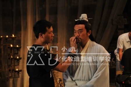 新手化妝師該如何找工作?
