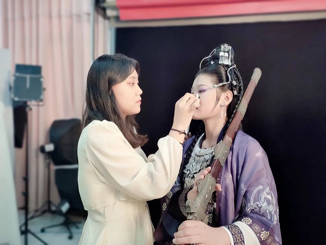 化妝學(xué)校