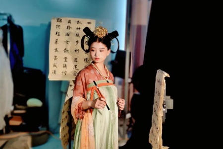 2023年女生學化妝發展怎么樣？